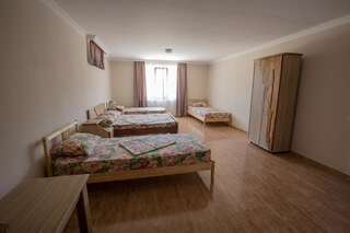 Отель SV Hotel Batumi Махинджаури Кровать в общем 6-местном номере для мужчин и женщин-1