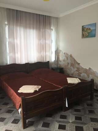 Отель SV Hotel Batumi Махинджаури Стандартный трехместный номер с видом на море-2