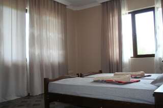 Отель SV Hotel Batumi Махинджаури Стандартный трехместный номер-8